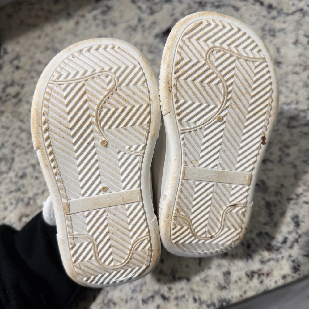 Toddler White Shoes with Pearl Straps - Picture 3 of 3